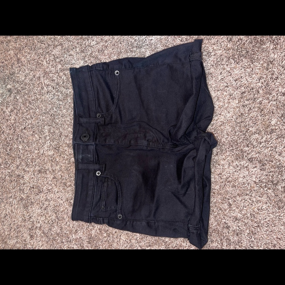 American eagle Womens size 2 black shorts!